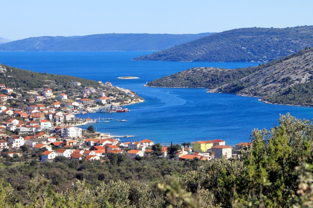 Apartments By The Sea Vinisce, Trogir - 5229 Экстерьер фото