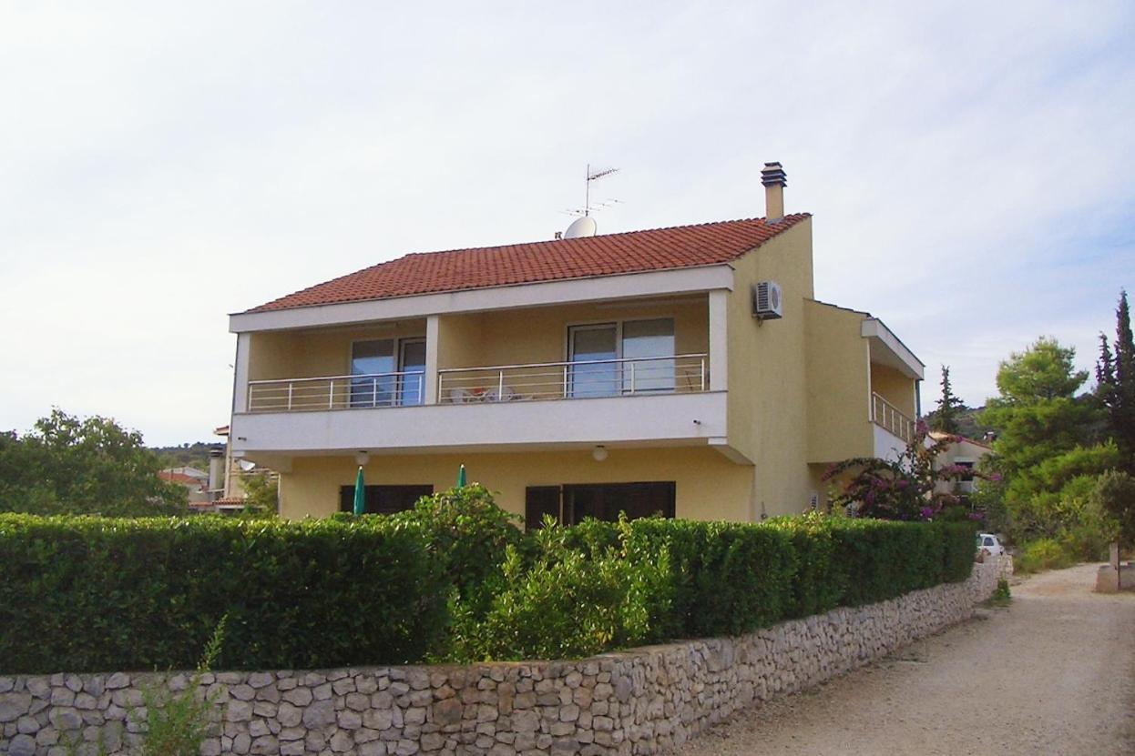 Apartments By The Sea Vinisce, Trogir - 5229 Экстерьер фото
