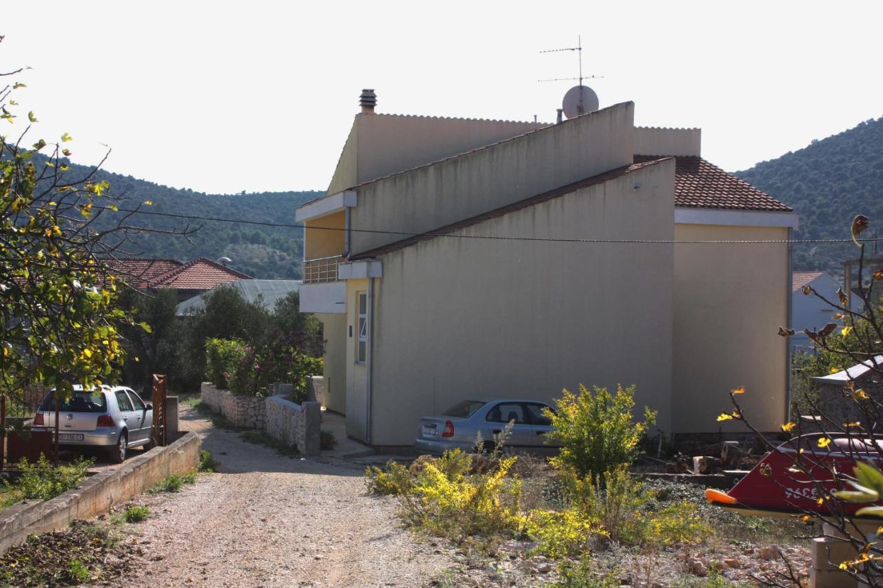 Apartments By The Sea Vinisce, Trogir - 5229 Экстерьер фото