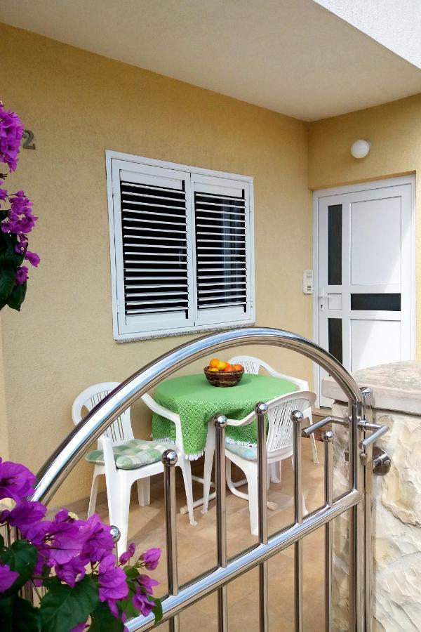 Apartments By The Sea Vinisce, Trogir - 5229 Экстерьер фото