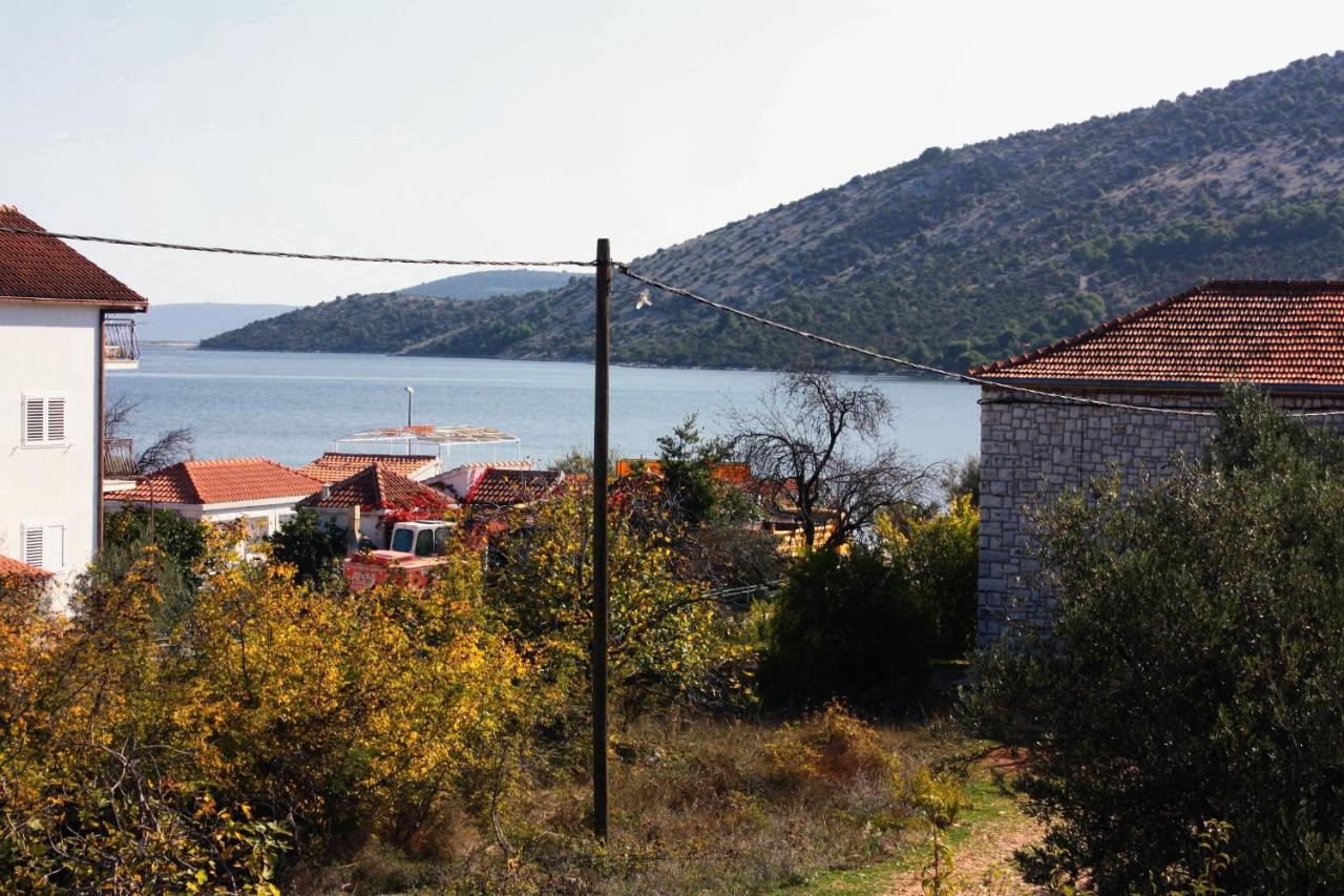 Apartments By The Sea Vinisce, Trogir - 5229 Экстерьер фото