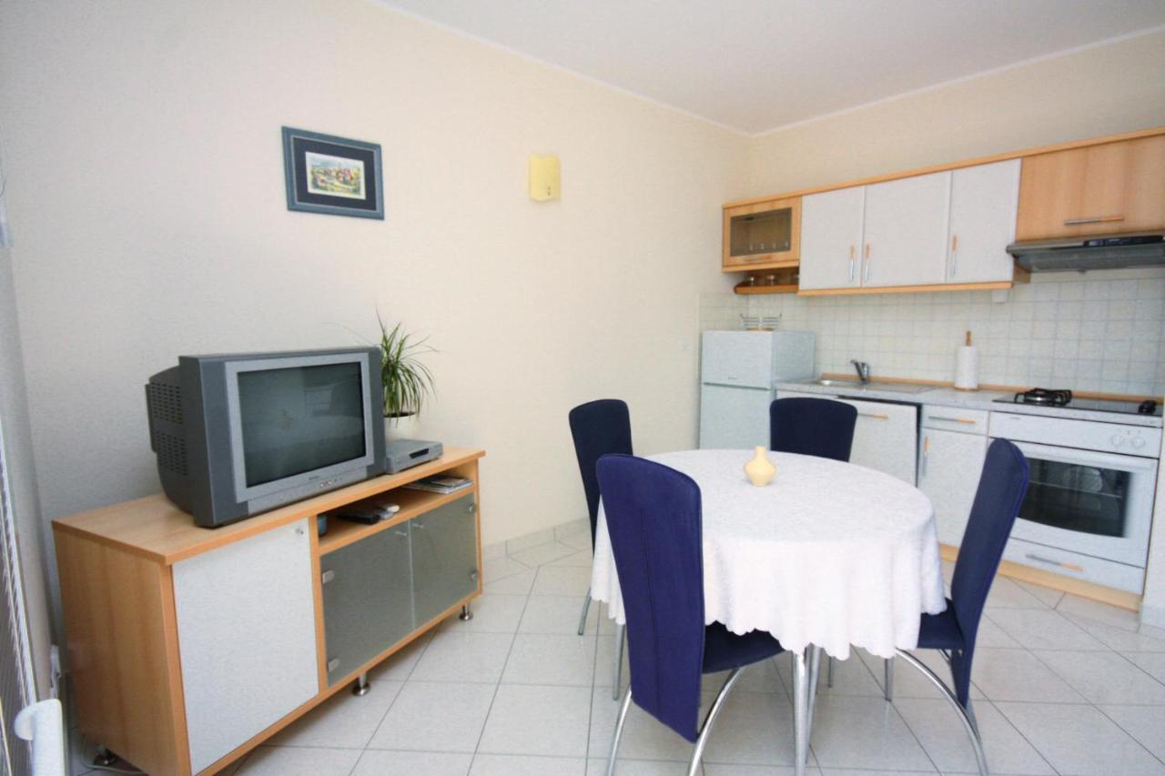 Apartments By The Sea Vinisce, Trogir - 5229 Экстерьер фото