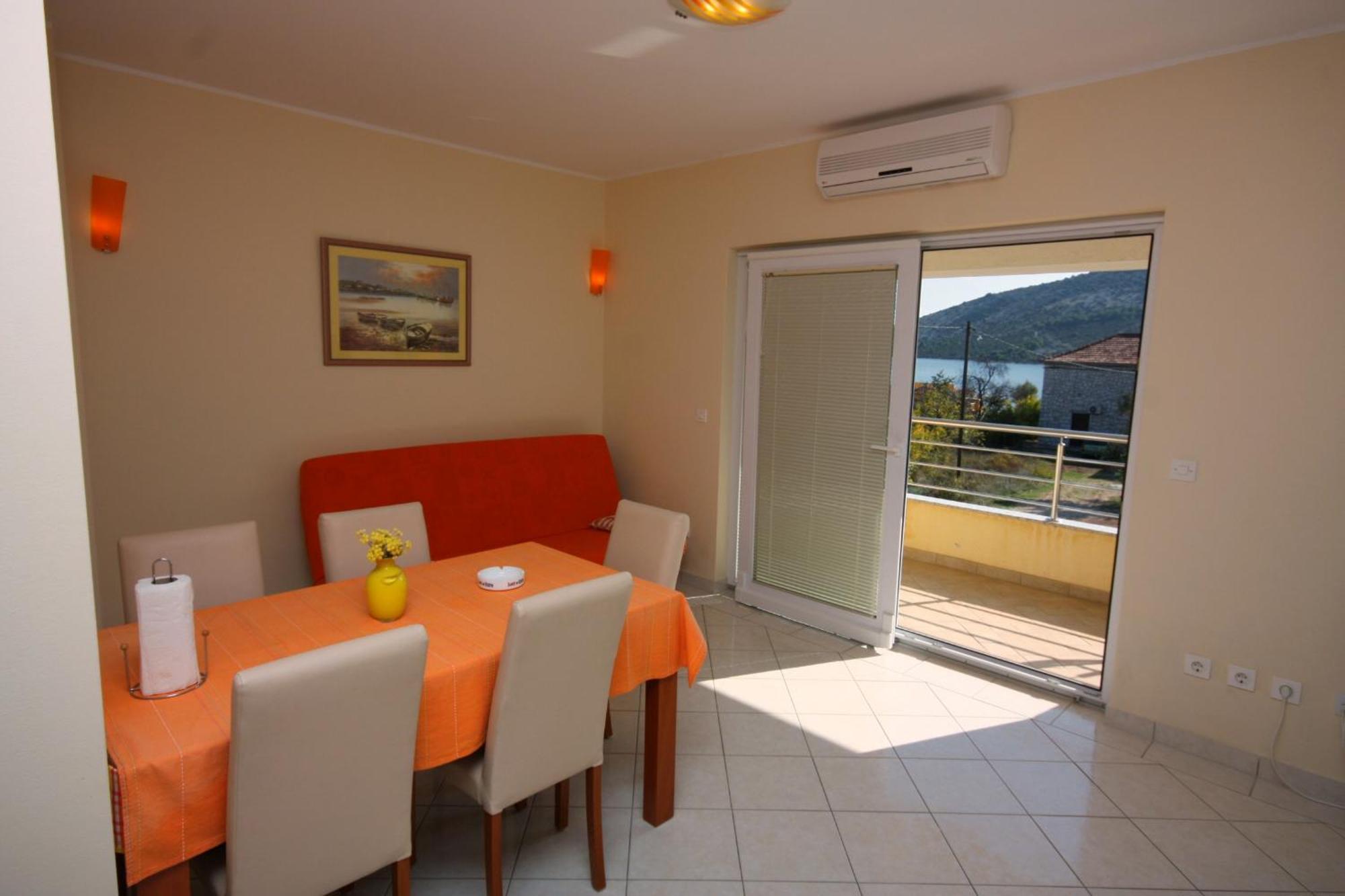 Apartments By The Sea Vinisce, Trogir - 5229 Номер фото
